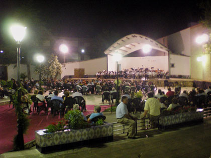El público disfrutó con la música de las Bandas de Miguel Esteban y Argamasilla de Alba