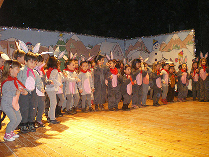 Los alumnos del Colegio ‘Cervantes’ celebraron su tradicional festival navideño 