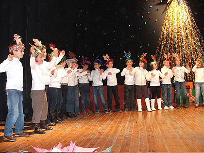 Más de 500 personas asistieron al Festival Navideño de los escolares migueletes