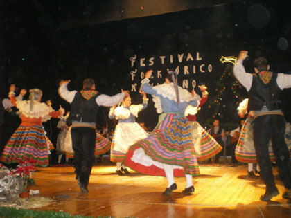 Celebrado con éxito el Festival folclórico navideño en Miguel Esteban