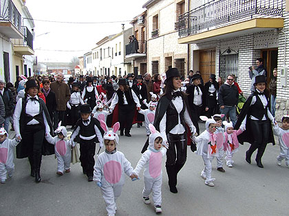 Unos 300 niños participaron en el desfile infantil de Carnaval en Miguel Esteban