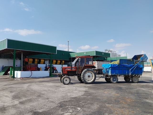 Visita cooperativas remolques en San Isidro