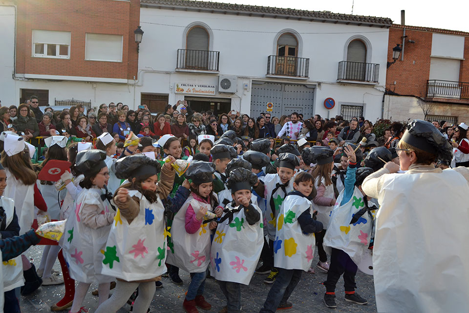 desfile-infantil-Ninos-Bailando-la-Jota